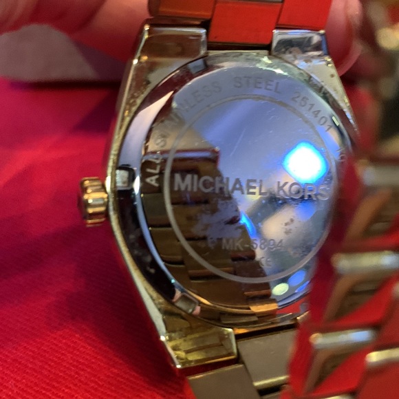 Michael Kors Watch - Picture 5 of 6